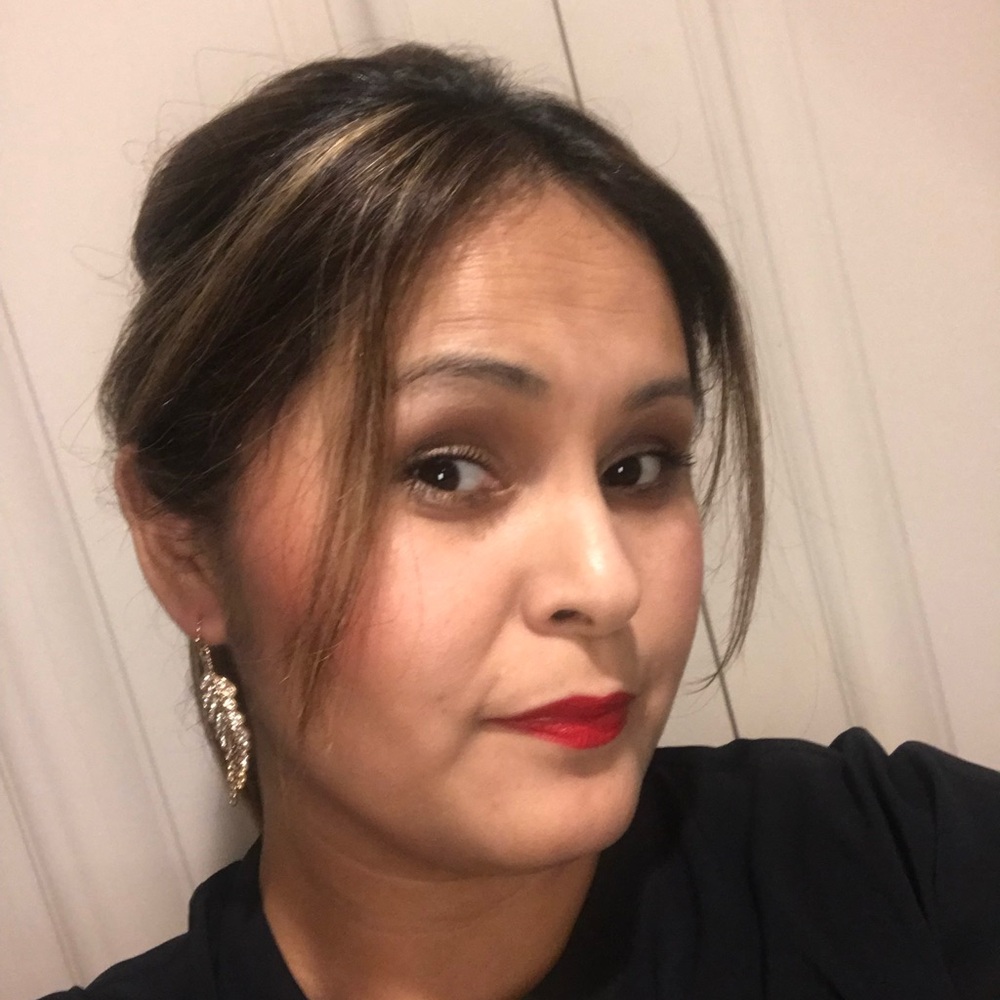 Meet your Posher, Maya